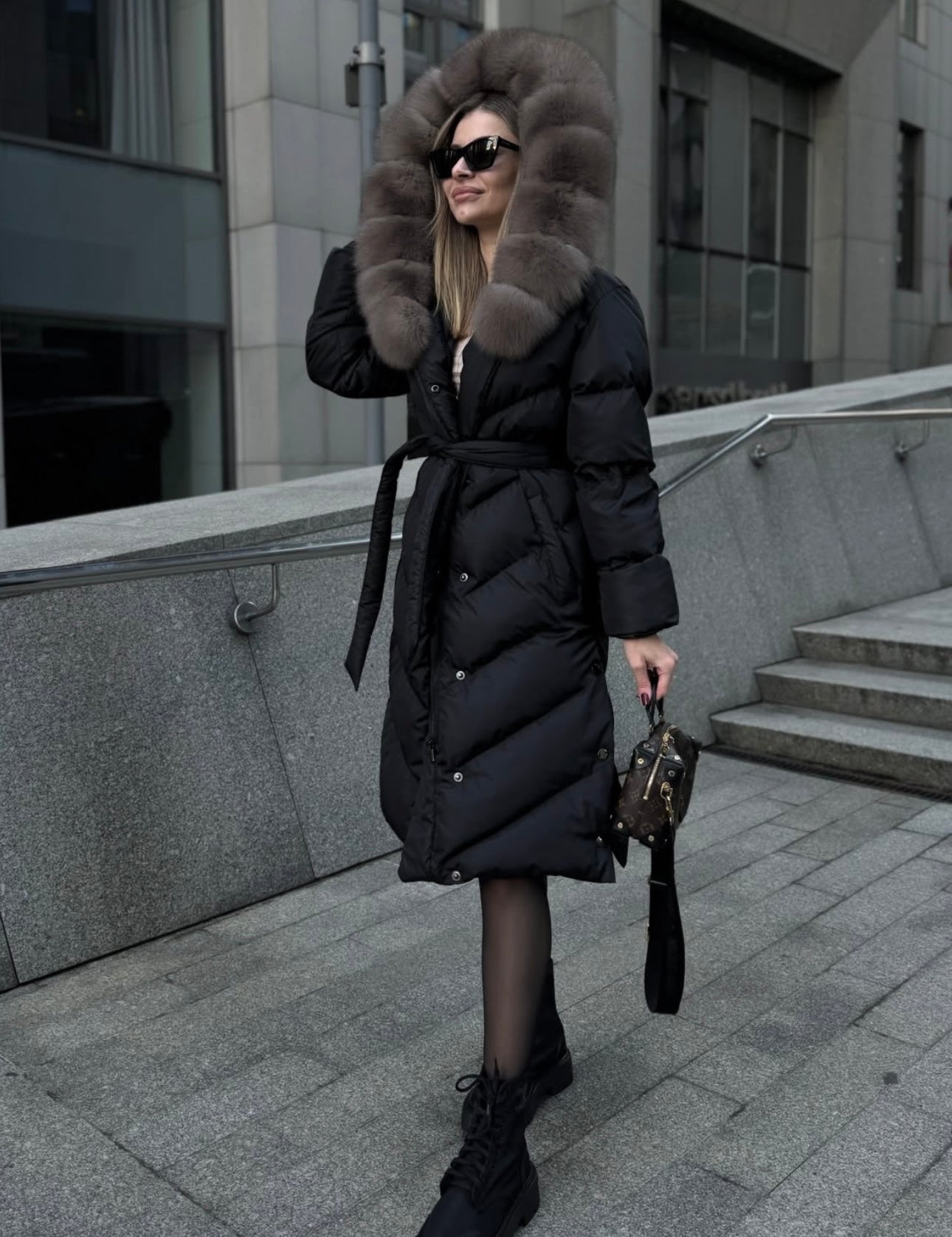 Nova™ | Елегантно палто с яка от синтетичен косъм